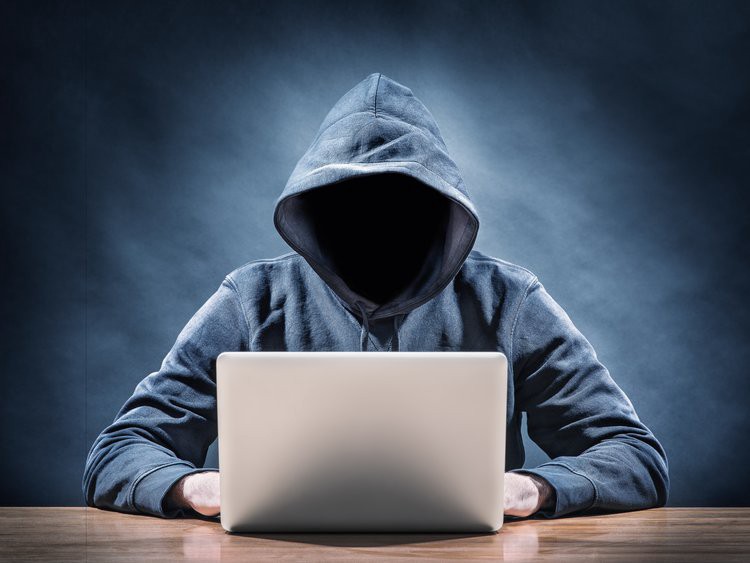 How Blockchain Lets you Trust an Annonymous Stranger With your Unlocked SmartPhone