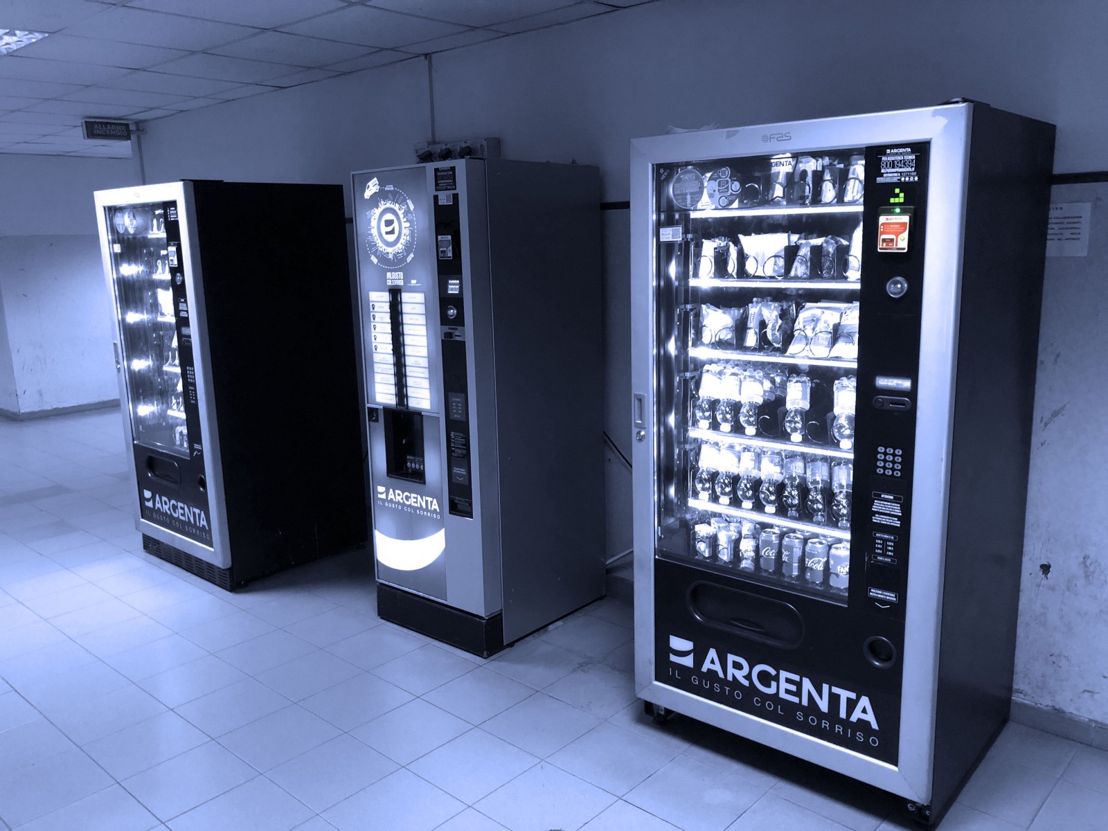 How I Hacked Modern Vending Machines By Matteo Pisani - how to hack robux with hack app data on android