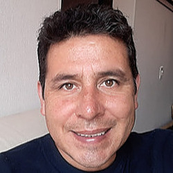 عکس پروفایل کارلوس خوزه سانتاماریا برنال هکر ظهر